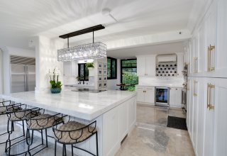 Upgraded Private Apartment with Gorgeous Kitchen