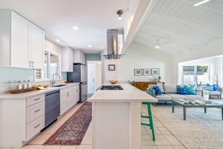 Updated Move-In Ready Home with Pool - Walk to Kailua Town