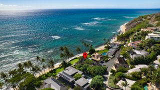 Rare Diamond Head Beachfront Offering True Hawaii Ambiance