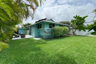 Charming Coconut Grove Home with Exotic Fruit Trees - Close to Beach & Shopping