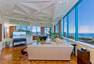 Ocean View Top-Floor Penthouse in Waikiki with 5 Parking Stalls