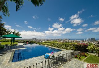 2.58 Acres - Ocean View Honolulu Estate
