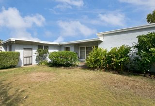 Convenient Aina Haina Location - 10,000 SF Lot