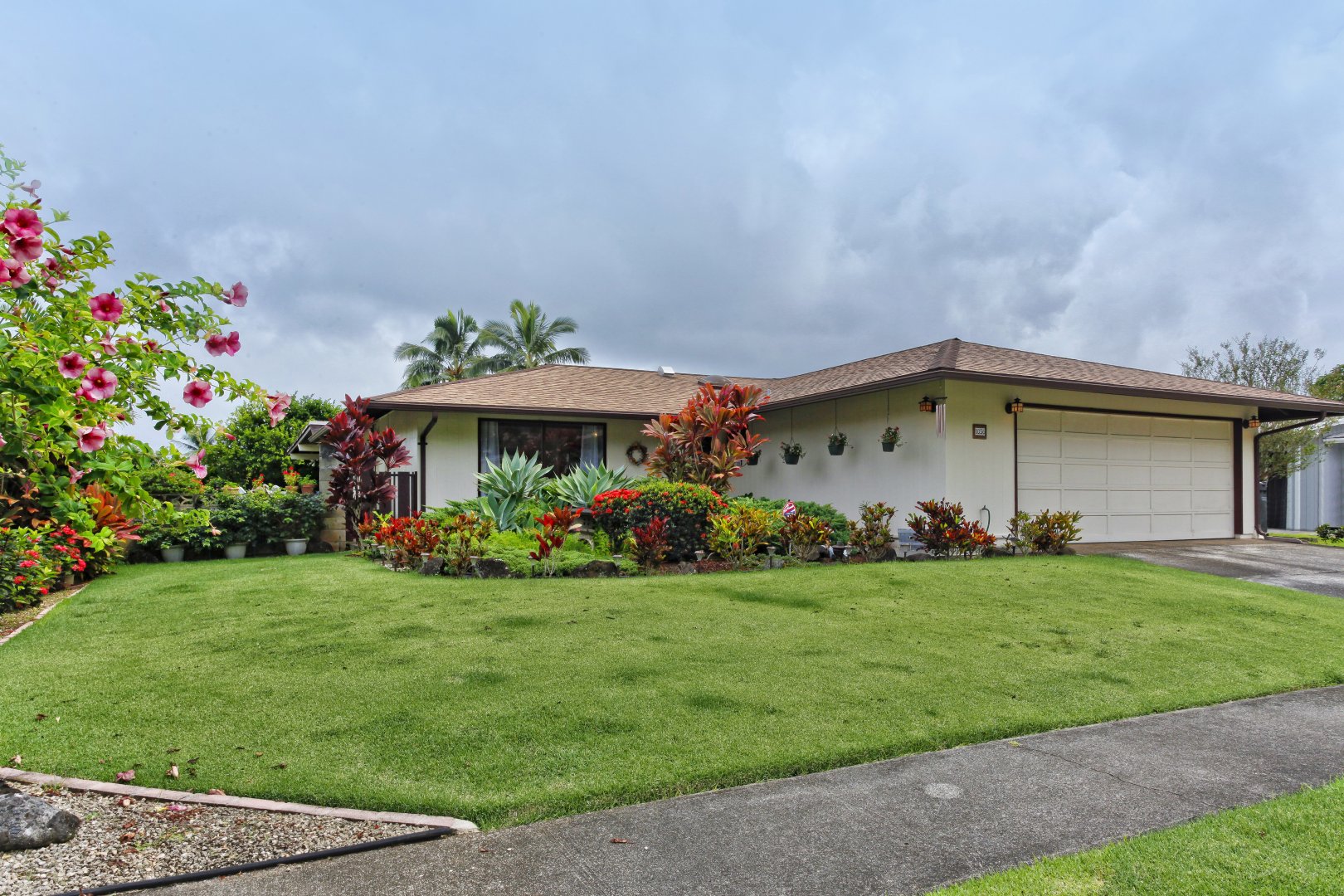 Maunawili Home with Mountain Views; Great Location, Kailua