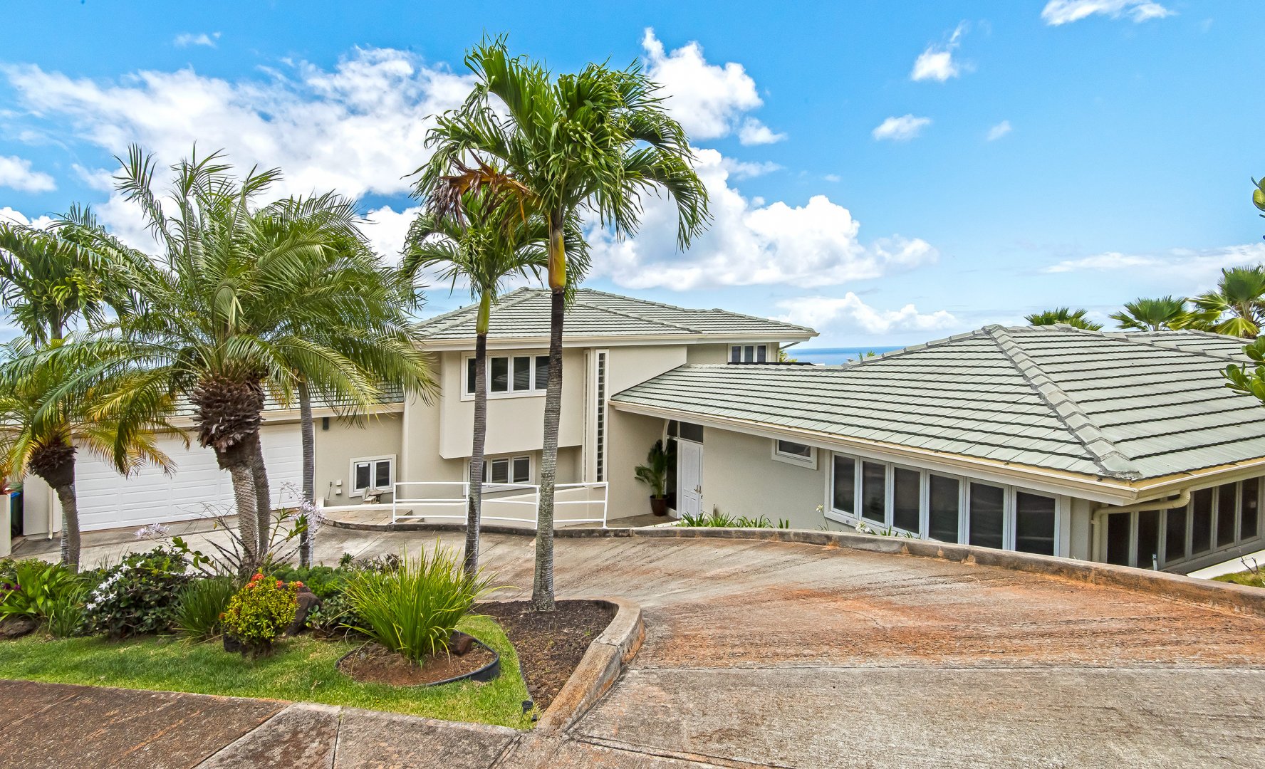 338 Puuikena Drive Exceptional Home in Hawaii Loa Ridge Gated Community