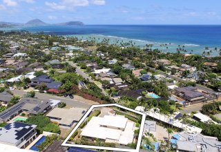 RENTAL - Large Diamond Head Home with Pool