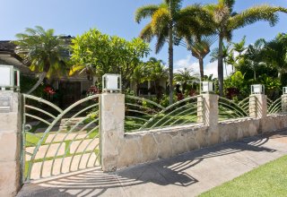 4652 Kolohala Street   Private Oasis in Kahala Steps to Beach