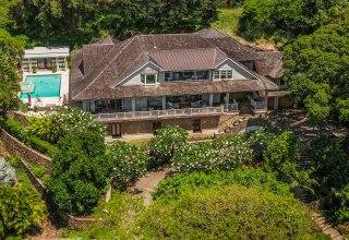 Diamond Head Crown Jewel on 28,962 SF Lot