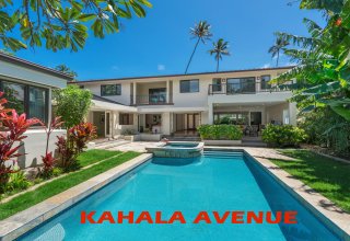 Contemporary Remodel on Kahala Avenue - Across Beach Access