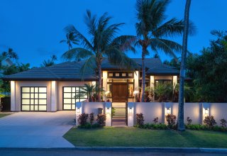 Single-Level Custom Kahala Home 1 Block to Beach