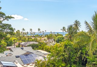 Ocean Views - Great Diamond Head Location; Walk to Beach