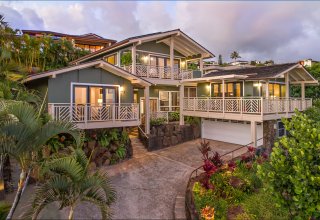 Gorgeous Ocean View Waialae Iki Home