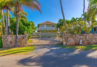 Beachfront Ewa Beach - Two Homes