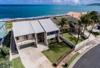 Oceanfront Kaimanalino Remodeled 6-Bedroom Home