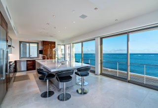 Diamond Head Beachfront Modern Luxury Home